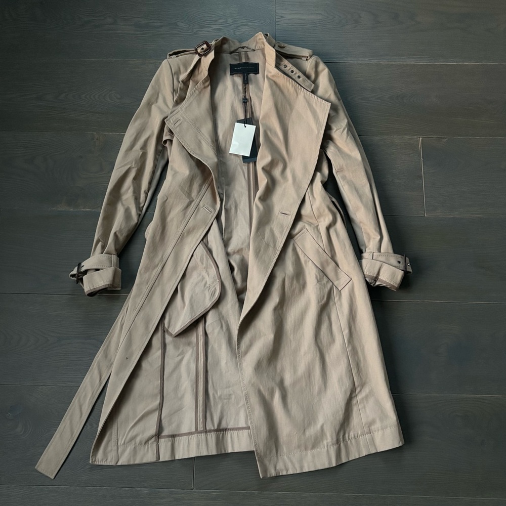 BCBGMaxAzaria "Dietrich" in khaki